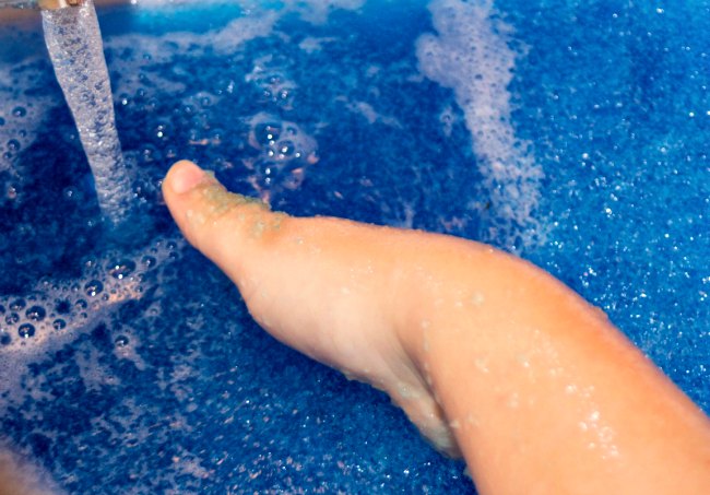 Great ideas to make bathtime fun for kids!